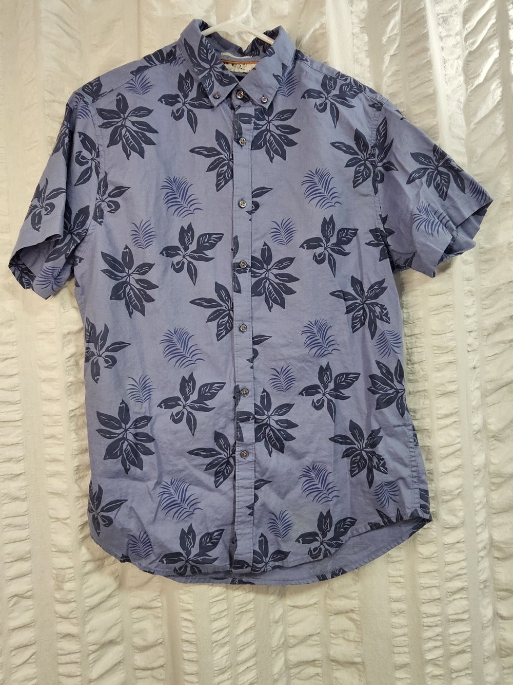 Casual Blue Short-Sleeve Button Down Shirt Navy Floral Print Medium